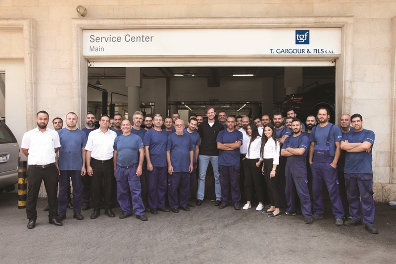 Mercedes-Benz flying doctor holds special service clinic at T. Gargour & Fils facilities